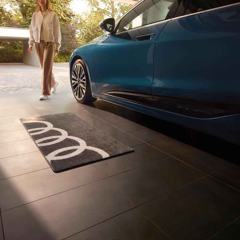 Audi Garagenteppich mit Audi Ringen